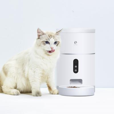 China 2021 Newest Automatic Automatic Pet Feeder Pet Food Dispenser With Food Bowl Designed For Cats And Dogs for sale