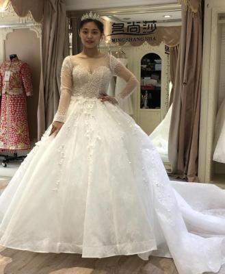 China 2021 Breathable Luxury Diamond Bride Dress Crystal Beaded Royal Train Ball Gown Wedding Dress 3d Flower for sale