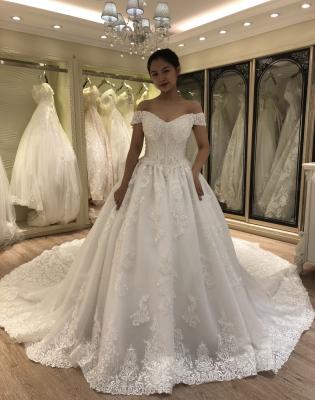 China 2021 Elegant Breathable Off The Shoulder Customized Appliques Lace Up Wedding Dress Bridal Gown for sale