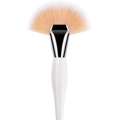 China Single Flat Brush Makeup Fan Brush Hot Selling Makeup Brush 1 Piece Professional White Handle Brush Set Makeup Brush for sale