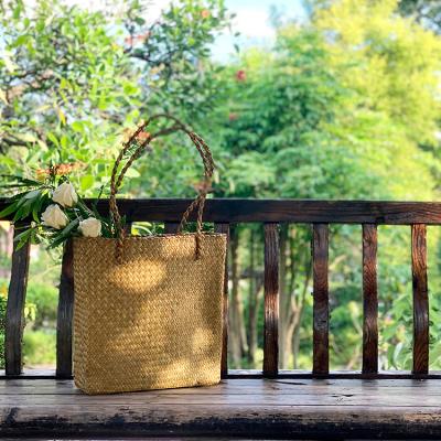 China Sustainable Manufacturers Fashion Home Decor Straw Weaving Woven Beach Straw Handbags for sale