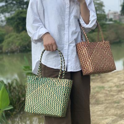 China Multifunctional Private Design Cotton Green / Red Color Hand - Woven Straw Handbag for sale