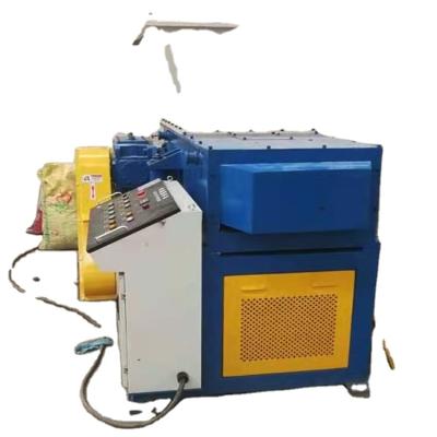 China Good Waste Recycling Station Selling Lettuce Automatic Shredding Machine From Old Pallet Wooden Textile Machinery Clothes for sale