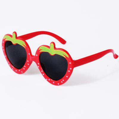 China Fashion Sunglasses Strawberry Shape Fashion Party Children Sport Kids Boy Sunglasses Girls 2021 Manufacture For Custom Made UV Sun Glasses for sale