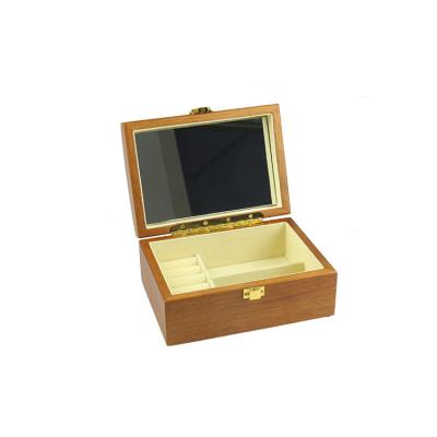 China Retro Fashion Stain Exquisite Flip Lock Jewelry Box European Pilou Jewelry Box Wooden Storage Wooden Jewelry Box for sale