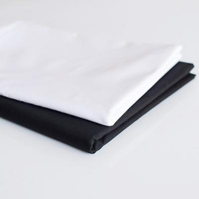 China Blackout Combed White/Black Cotton Poplin Workwear Reactive Dye Fabric for sale