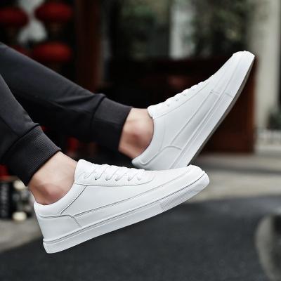 China 2022 PU leather men's shoes casual shoes white panel comfortable shoes forward trend fashion running small shoes for man's new style for sale