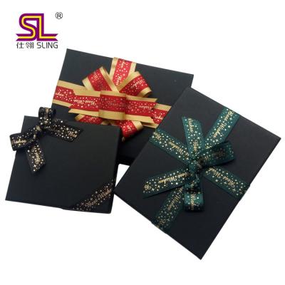 China Luster Customized Large Pre Tied Adjustable Gift Ribbon Bows /made for sale