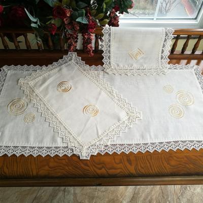 China Beautiful Long Lasting Wedding Floral Lace Embroidery Side Table Cloth for sale