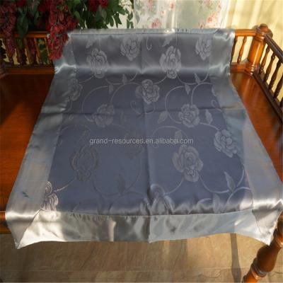 China Disposable pink damask tablecloth for sale