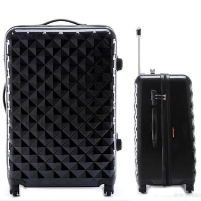 China 4 Wheeled Luggage / 20 Inch Carry On Luggage PC Trolley With Diamond Cuts Pattern for sale