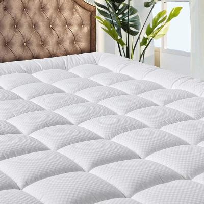 China Single Mattress Topper Extra Thick Deep Pocket With Breathable Spiral 7D Fiber Filling Cooling Mattress Cover for sale