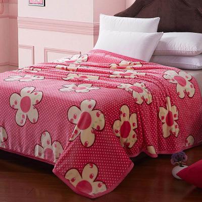 China Twin Size /Single Size color customized  Polyester Microfiber  Waved Quilting Blanket for Adults / Kids for sale