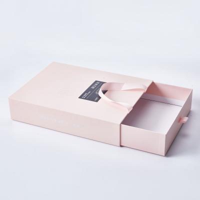 China Recycled FocusBox Logo Printed Luxury Pink Empty Materials Custom Gift Packaging Sliding Drawer Box With Ribbon Handle for sale