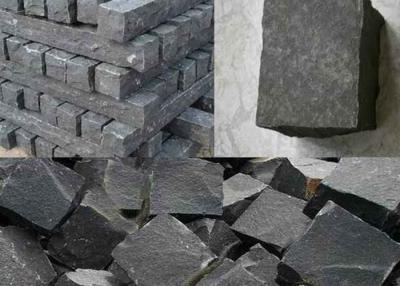 Chine Coupez pour classer des blocs de pavé de basalte du noir 10mm de Hainan à vendre