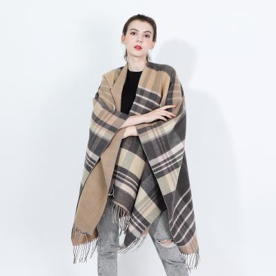 China European and American Poncho Women's Fashion Block Generous Cape Decoration Classic Fork Sweater for sale