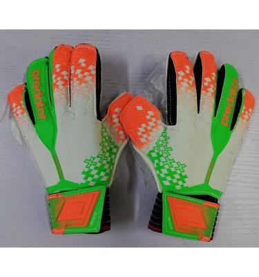 China Professional Latex Design Interesting Finger Protection Soccer Goalkeeper Gloves for sale