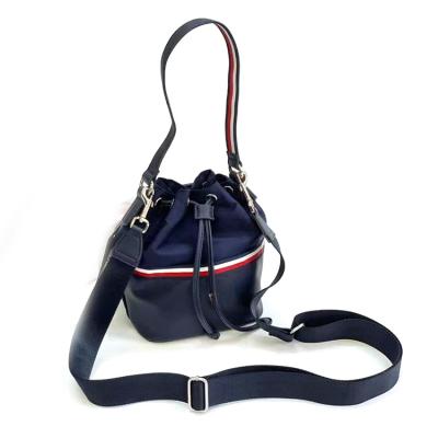 China Water proof 2023 New Fashion Luxury Detachable Drawstring Single Strap Custom Woman Hand Bag Shoulder Bag For Women for sale