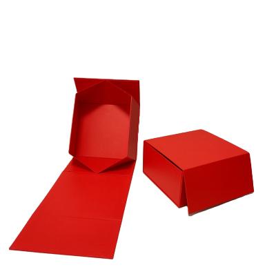 China Recycled Materials Wholesale Gift Box Luxury Foldable Rigid Paper Custom Printing Elegant Magnetic Cardboard Gift Box for sale