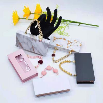 China Wholesale 20mm Natural Soft Box Mink Eyelashes Cases False Eyelashes Eyelash Packaging Box With Chain for sale