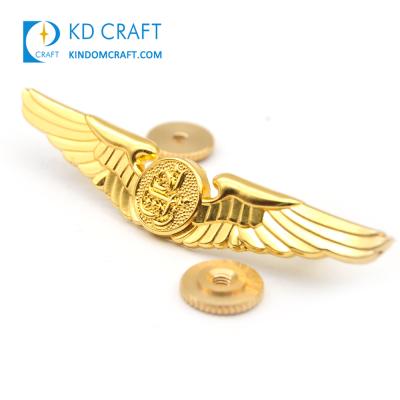 China New Hot Selling Custom China Country Golden Egypt 3d Metal Airline Pilot Wing Lapel Pin Saudi Arabia Badge For Kids for sale