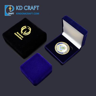 China High Quality Environment Friendly Custom Medal Storage Souvenir Gift Box Display Coin Challenge Challenge Velvet Luxury Telephone Booth for sale