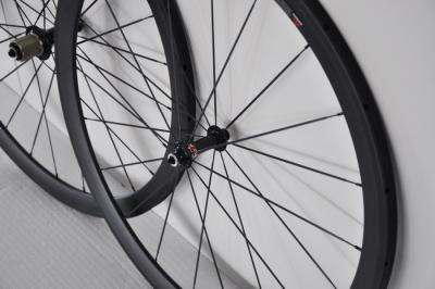 China Super light strong Carbon China 700C 38mm wheels clincher with 100% hand bulit road bike for sale