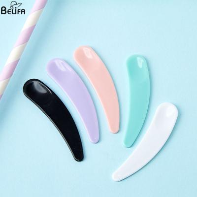 China Diy mask tool cosmetic small mini skincare clay face mask brush spoon applicator pink white plastic facial face mask spatula for sale