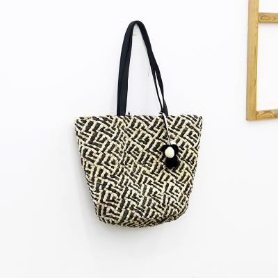 China New Design Folding Straw Corn Husk Beach Bag Handmade Woven Custom Made Straw Beach Bag for sale