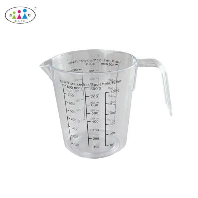 China Plastic Recycling 800ml Plastic Measuring Cup for sale