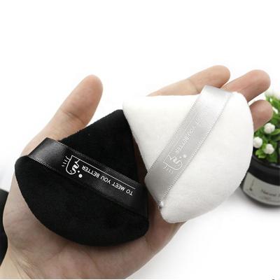 China Microfiber Washable Black White Black Arc Shaped Triangle Color Velvet Sponge Makeup Loose Powder Puff for sale