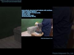 Automatically clean lead - acid batteries with machine