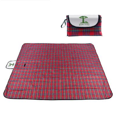 China Beach Moisture Proof Camping Hiking Picnic Blanket Mat and Portable Cushion Kids Picnic Mat for sale