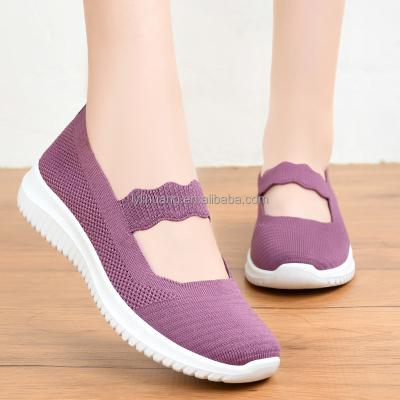 China Fashion Trend Wholesale Hot Sale Women's Flat Shoes Supply Amazon Breathable Large Size Middle Aged Soft Unique Mom Shoes for sale