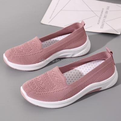 China Fashion Trend China Manufacturer Wholesale New Mesh Shoes Soft Sole Mom Woven Women Shoes Breathable Sports Shoes for sale