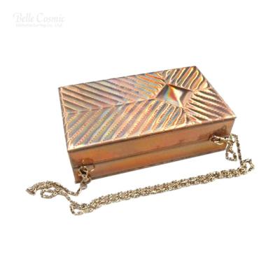 China Lady Hologram PVC Box With Cross Stitching Makeup Box Ladies Metal Chain Strap Cosmetic Body Bag PVC Vanity for sale