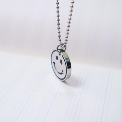 China 2021 New High Quality Fashionable Women's Necklaces Waterproof Stainless Steel Smile Face Waterproof Custom Necklace For Daughter For Mom for sale