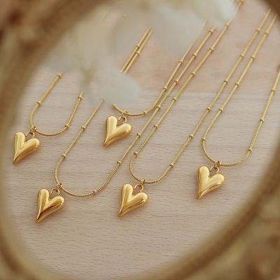 China CLASSIC Romantic Love Heart Gold Stainless Steel Gift Jewelry Valentine's Day Pendant Necklace For Women for sale