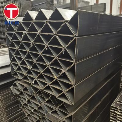 Chine ASTM A500 Grade A Tubes triangulaires en acier au carbone soudé à froid Tubes structurelles pour pont à vendre