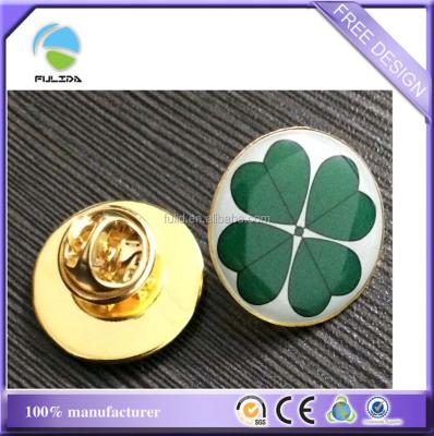 China Custom Metal Round Resin Epoxy Gold Metal Four Leaf Clover Pin Badge for sale