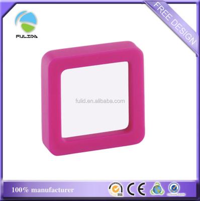 China Single Edge Plastic Clear Rubber Rose Small Amount Square Magnetic Photo Frame for sale