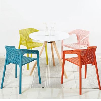 China New Design Cheap Wholesale High Quality Cafe Restaurant Kitchen Modern Dining Chair Leisure Sturdy Creative Plastic Chair for sale