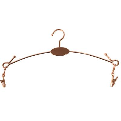 China CLASSIC Eight-Figure Interior Thick Non-slip Interior Clip Frame Support Coat Hanger Yellow Gold Metal Coat Hanger Indoor Coat Hanger Display Rack English for sale