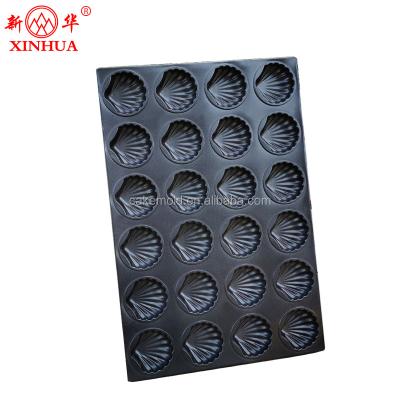 China Sustainable High Quality Carbon Steel Shell Shape Muffin Pan Baking Tray Set With 24 Cups for sale