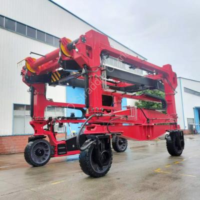 China SPEO Straddle Carrier Heavy-Duty Handling for Oversized Cargo en venta