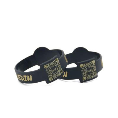 China Custom Sports Logo Rubber Wristband With QR Code Printing Wristband With QR Code Silicone Wristbands for sale