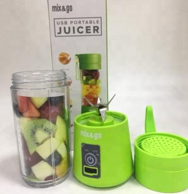 China Dishwasher Safe Practical Automatic Fruit Juicer Cup Blender Built In Cup Mini Portable Traveling Juicer for sale