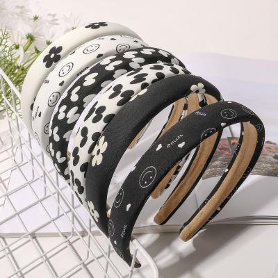 China New Fashion RARA Fashion Hair Accessories White Black Classic Sponge Headband For Women Girls for sale