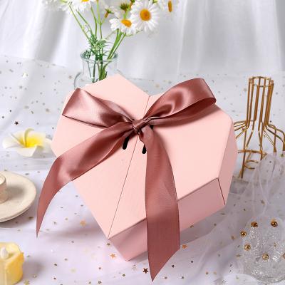 China New Party Decoration 2021 Gift Box Bow Birthday Gift Box Creative Heart-shaped Valentine's Day Gift Box for sale