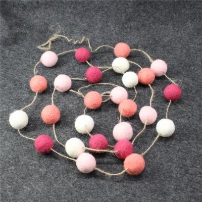 China Christmas New DIY Wreath Wholesale Felt Wool Ball Christmas Decoration Pom Poms Garland for sale